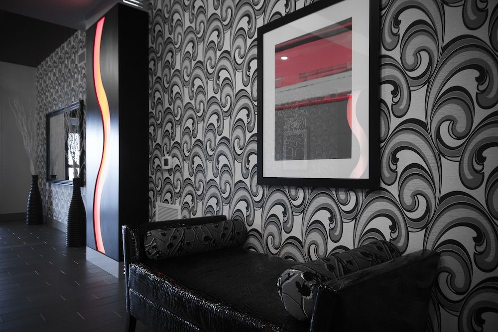 Hampton Inn & Suites DuPont 2