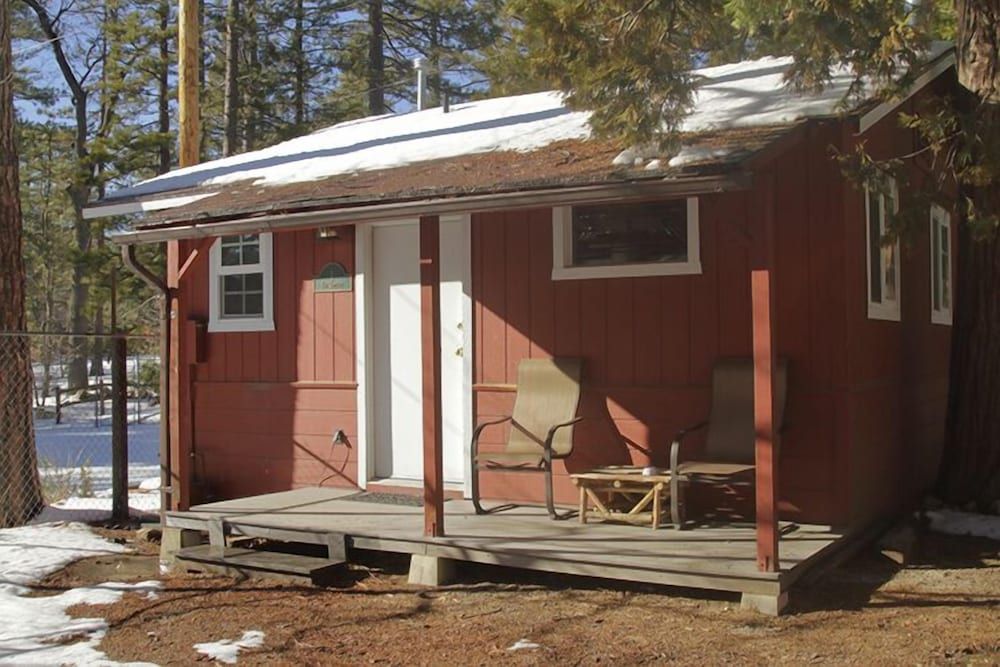 Silver Pines Lodge 2