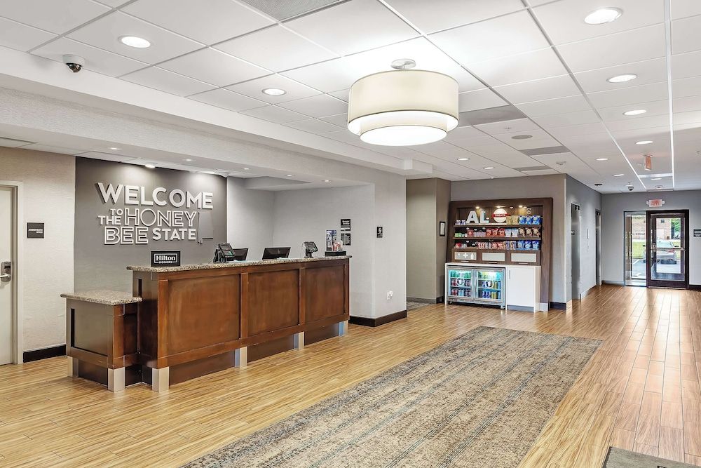 Hampton Inn Atmore 3