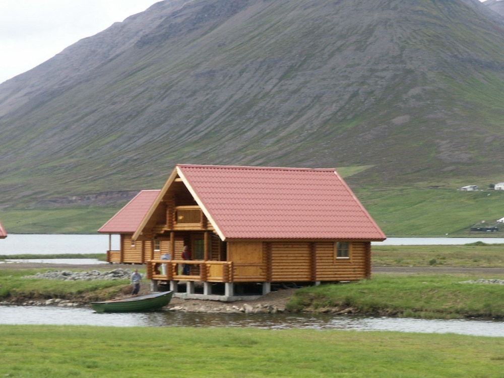 Brimnes Cabins 2