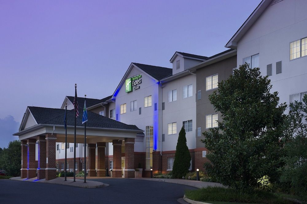Holiday Inn Express & Suites Charlottesville - Ruckersville by IHG 3 estrellas en Ruckersville