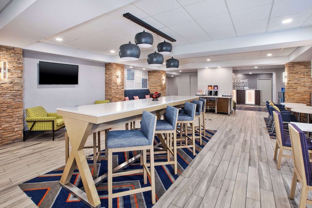 Hampton Inn Clinton, IA 2