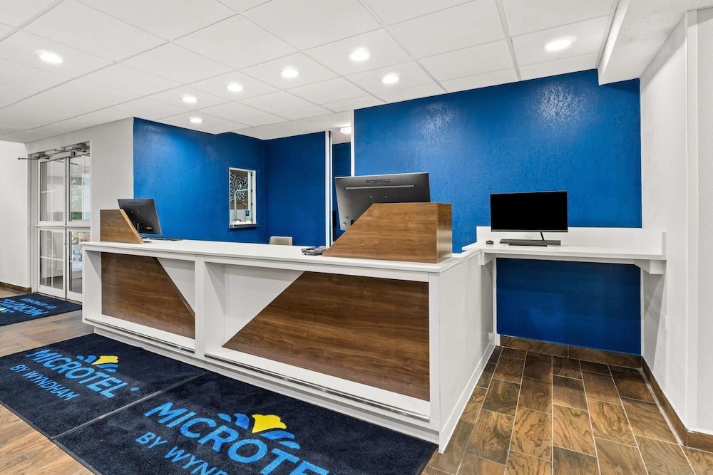 Microtel Inn & Suites by Wyndham Salisbury 2