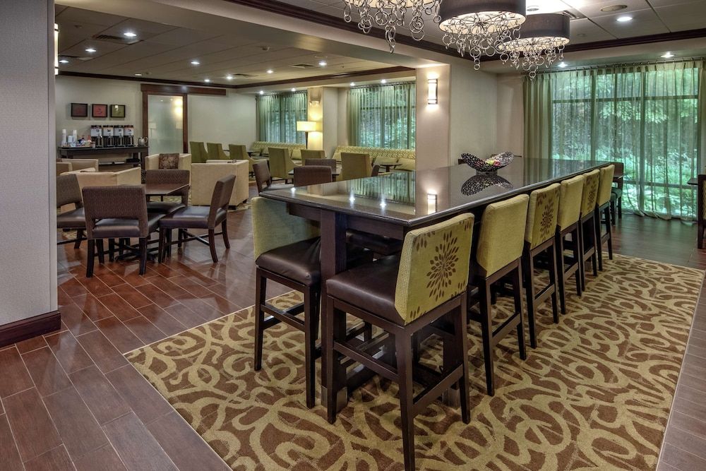 Hampton Inn Cambridge 2