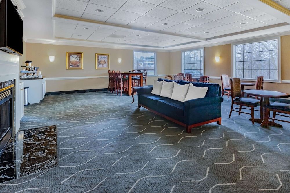 Days Inn by Wyndham Altavista 3