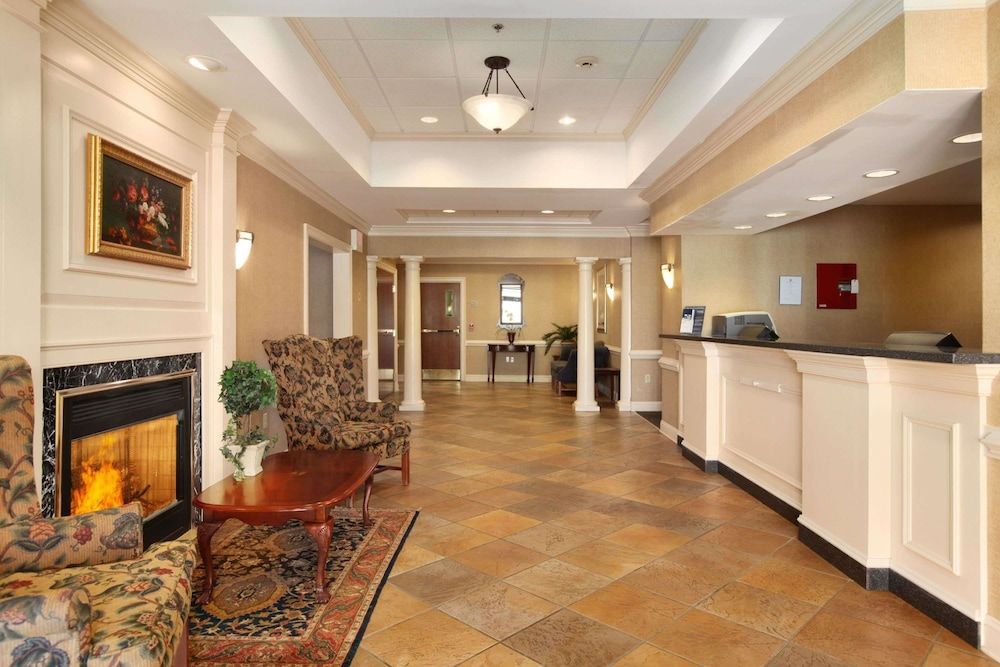 Days Inn by Wyndham Altavista 2