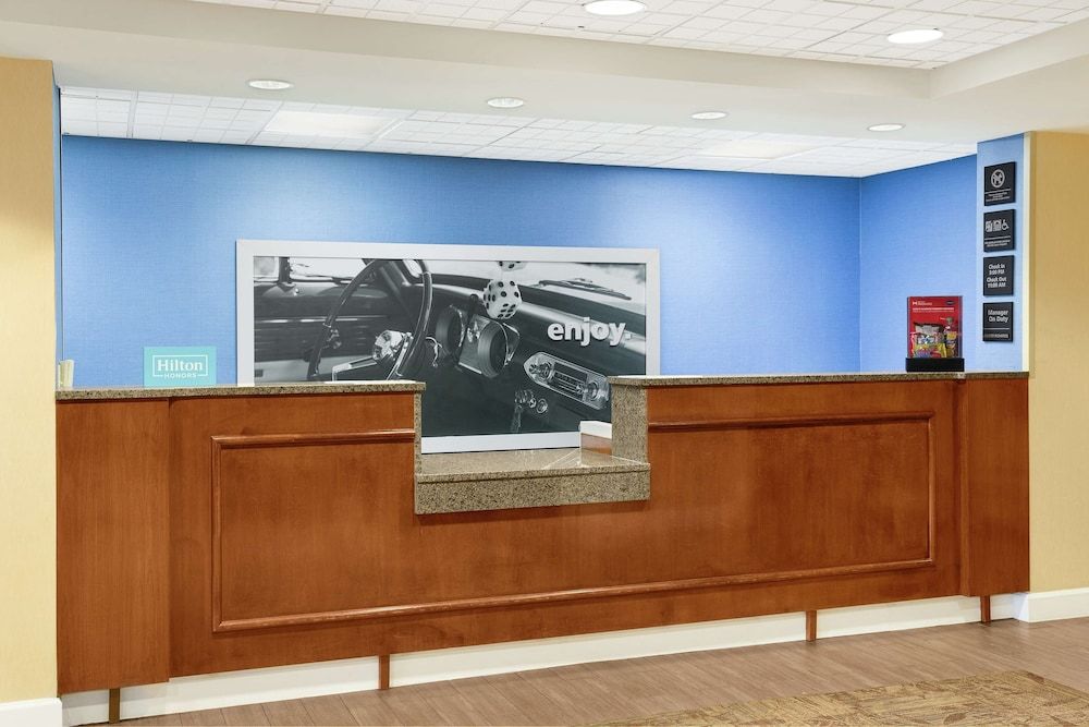 Hampton Inn Columbus-North 2