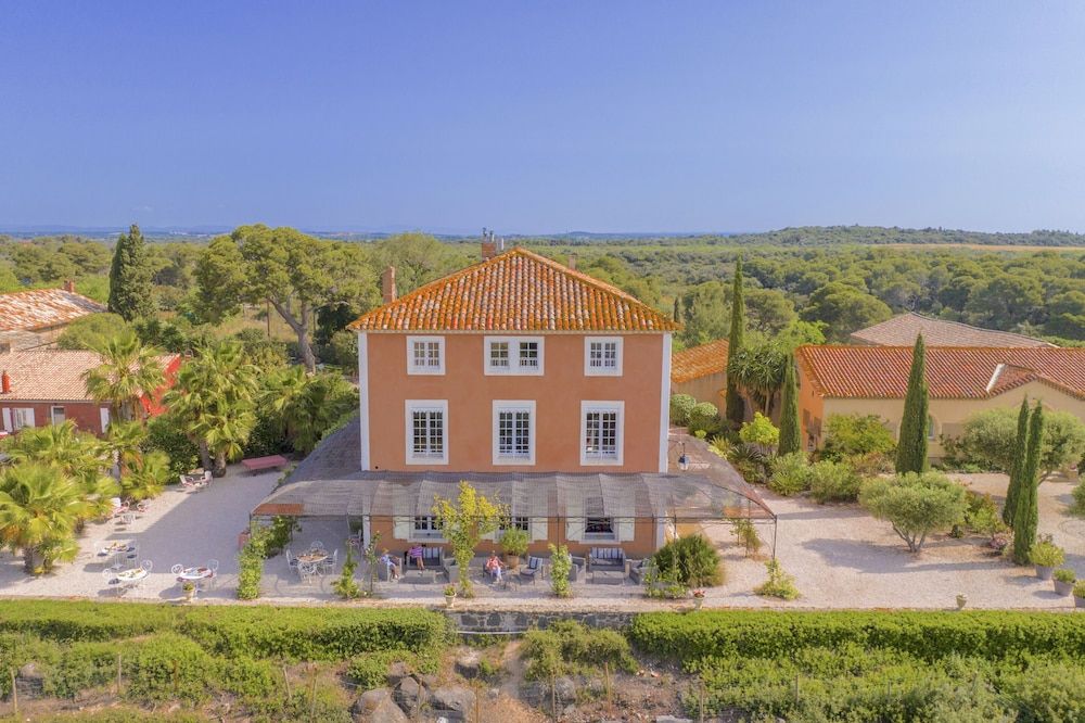 Domaine de Roque Haute -1 estrellas en Portiragnes