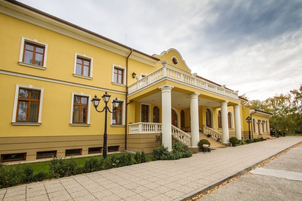 Hotel Plauter Kúria 3 estrellas en Veľký Meder
