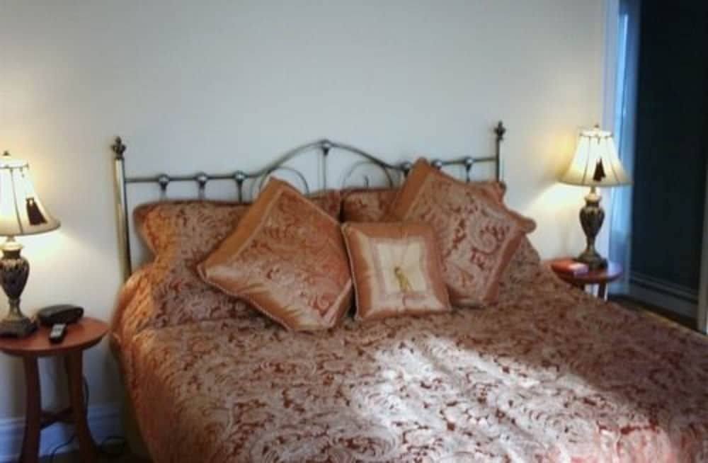 Four Creeks Bed & Breakfast 2