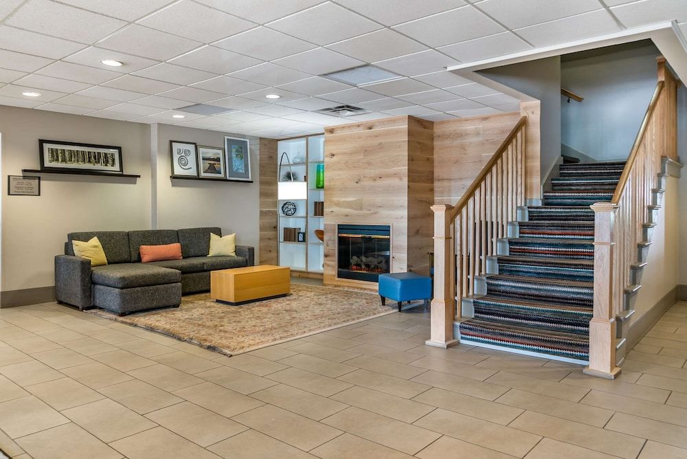 Country Inn & Suites by Radisson, Rossford - Toledo South 3