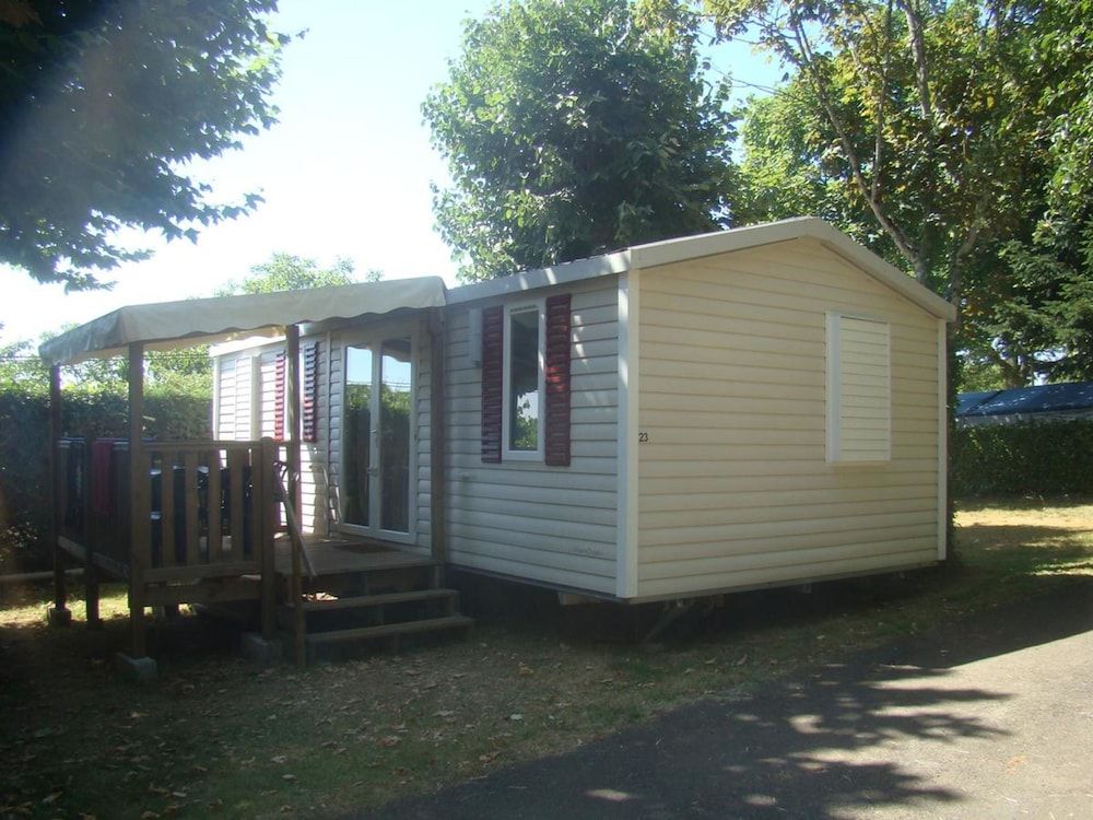 Camping Le Pigeonnier -1 estrellas en Saint-Crépin-et-Carlucet