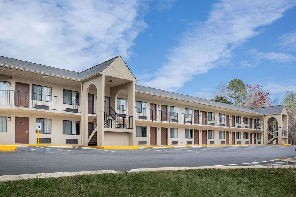 Super 8 by Wyndham Burlington NC 2 estrellas en Burlington