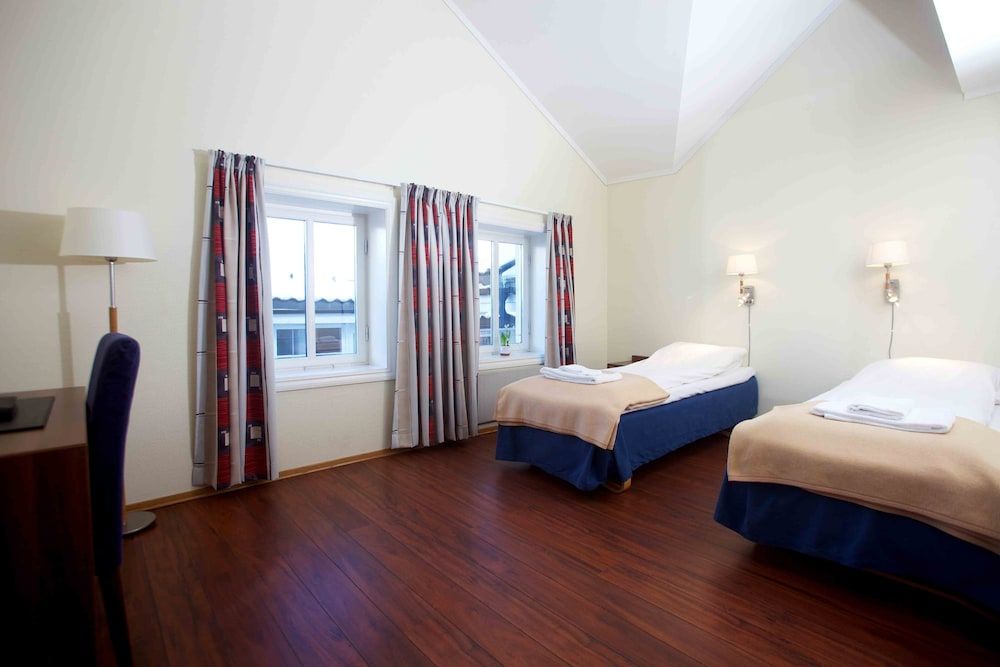 Victoria Hotel 2