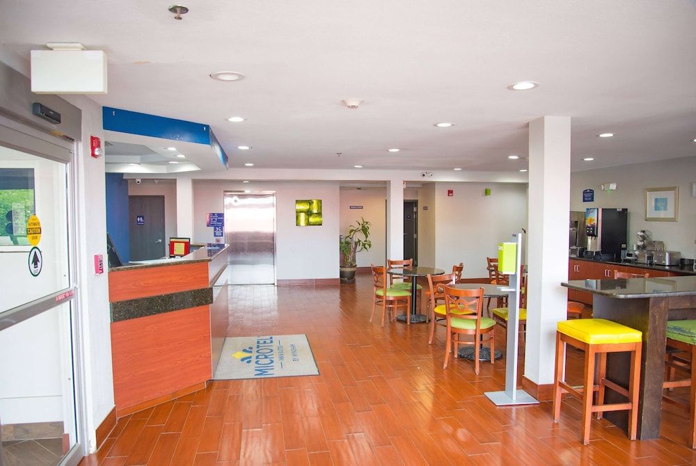 Microtel Inn & Suites by Wyndham Daphne/Mobile 3