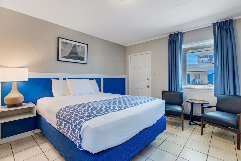 Dolphin Oceanfront Motel 3