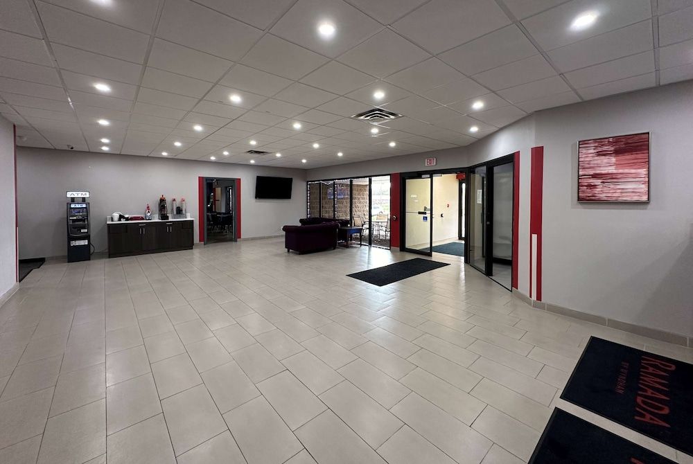 Ramada by Wyndham Waupaca 3