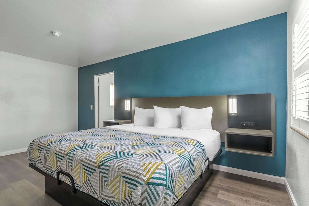 Studio 6 Suites Madera, California - Yosemite 3