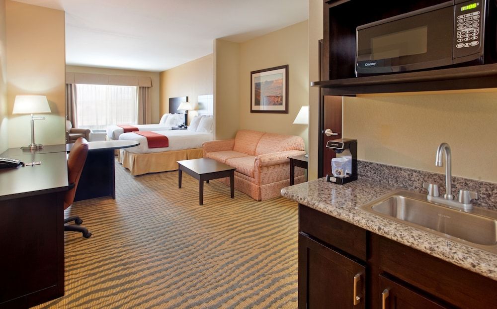 Holiday Inn Express Hotel & Suites Gallup East by IHG 3