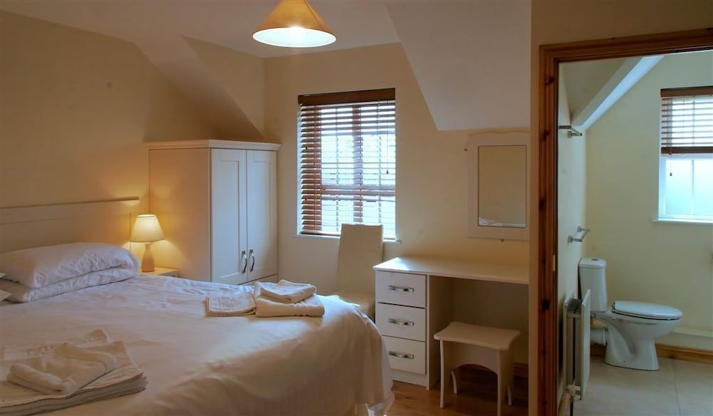 Stable Court Apartments 3