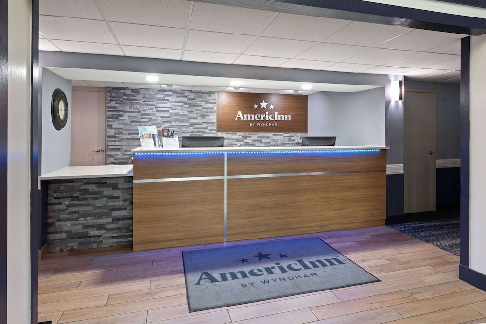 AmericInn by Wyndham North Branch 2