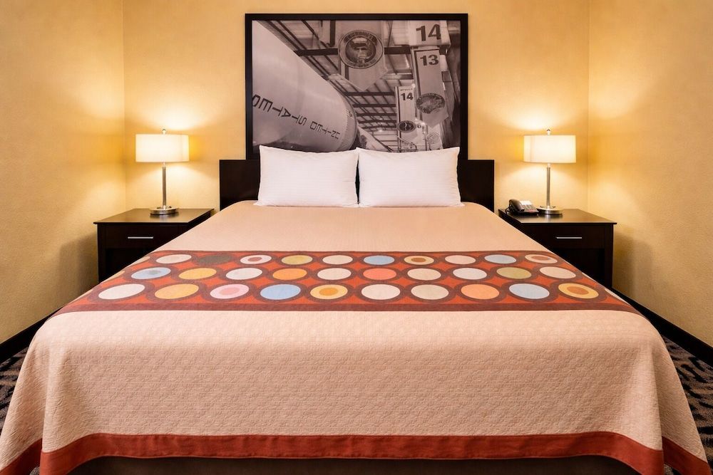 Super 8 by Wyndham Pasadena 3