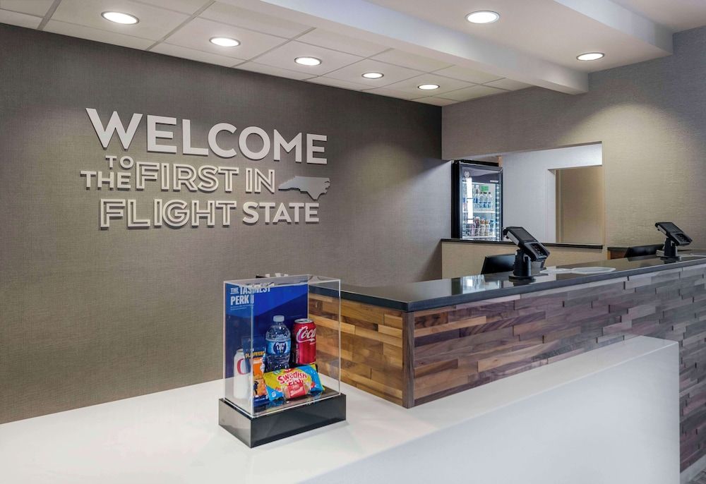 Hampton Inn & Suites Burlington, NC 3