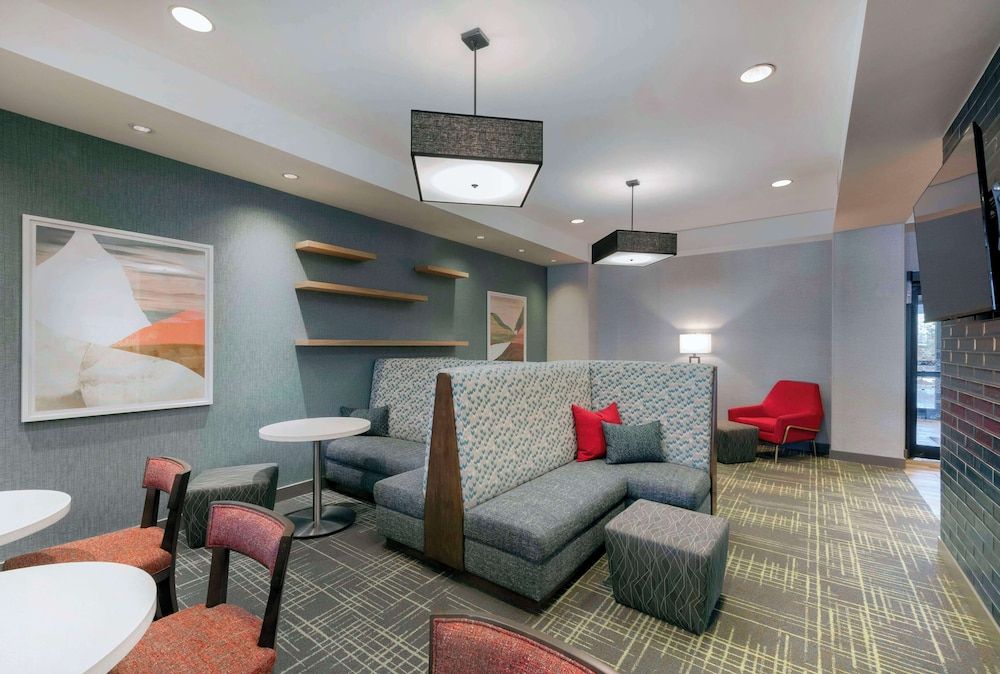 Hampton Inn & Suites Burlington, NC 2