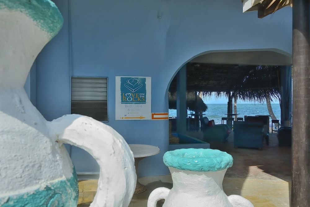 Parrot Cove Lodge 2