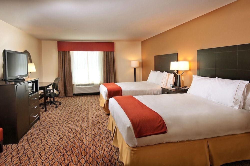 Holiday Inn Express Hotel & Suites Pearsall by IHG 2