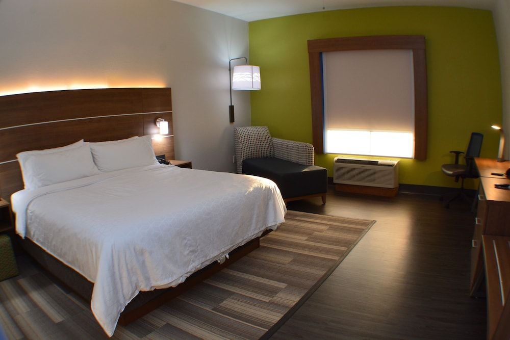 Holiday Inn Express Hotel & Suites Seguin by IHG 2
