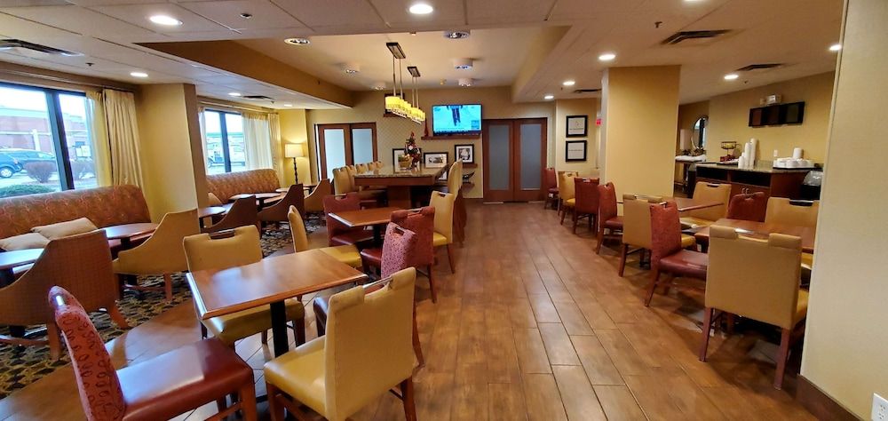 Hampton Inn Hillsville 3
