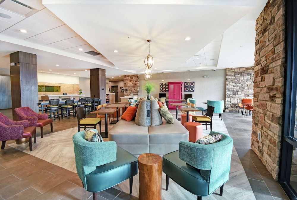 Home2 Suites by Hilton Beloit 3