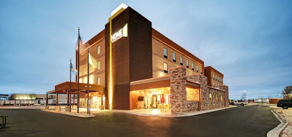 Home2 Suites by Hilton Beloit 3 estrellas en Beloit
