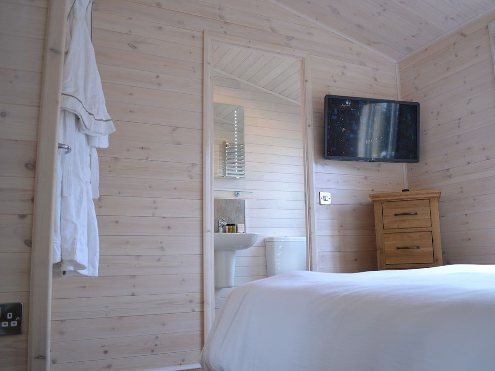 The Chiltern Lodges at Upper Farm Henton 2