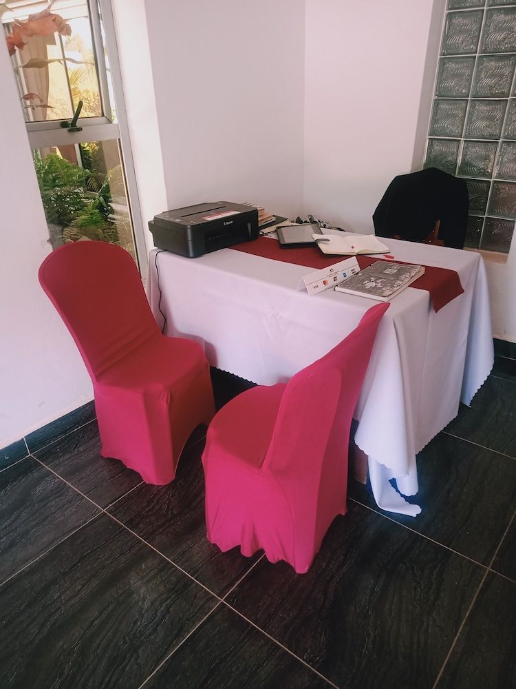 Riverside Resort Hotel Kabale 3