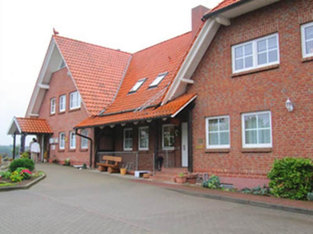 Landhaus Bondzio -1 estrelas em Langen Brütz