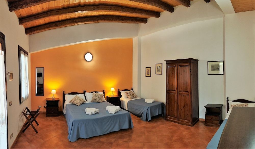 Azienda Agrituristica Le Chiuse 2
