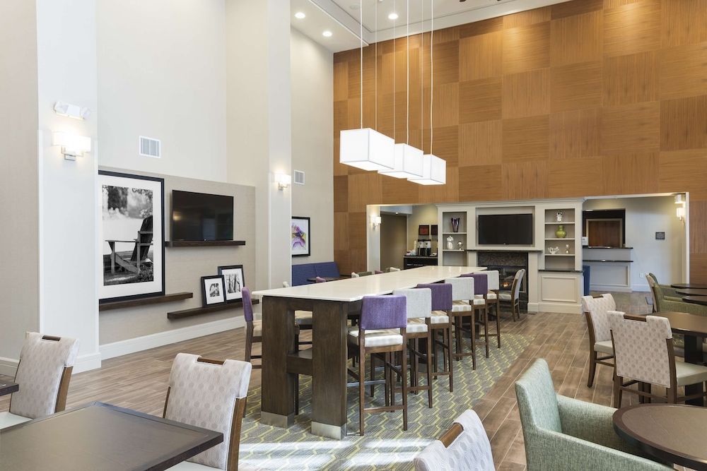 Hampton Inn & Suites Hartford-Manchester 3