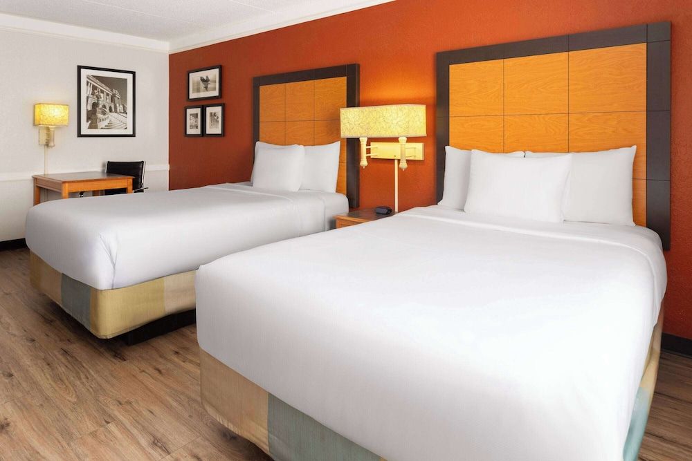 La Quinta Inn by Wyndham Pittsburgh Airport 3 estrelas em Moon Township