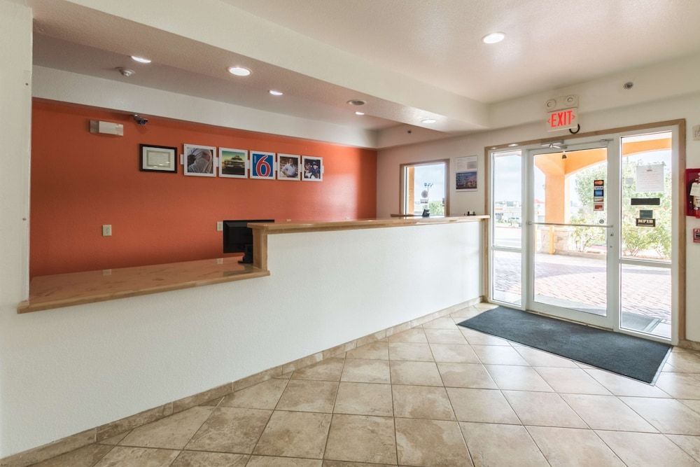 Motel 6 Alvarado, TX 2