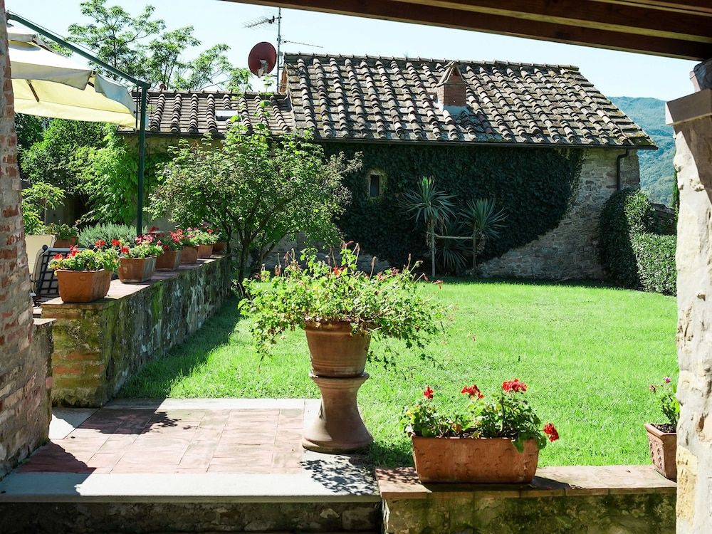 Villa Eleonora -1 estrellas en Ampinana
