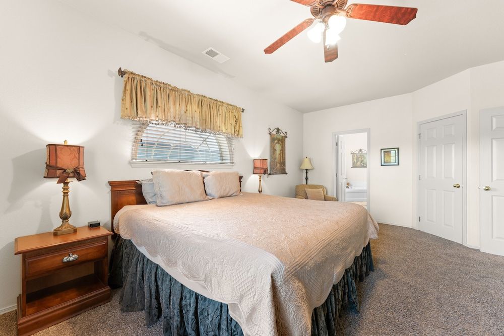 Ozark Comfort 3 Bedroom Condo by RedAwning 3