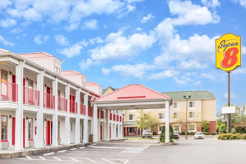 Super 8 by Wyndham Clinton 3 estrellas en Clinton
