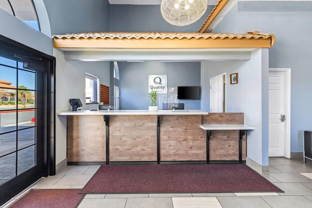 Quality Inn & Suites Victorville – Hesperia 2