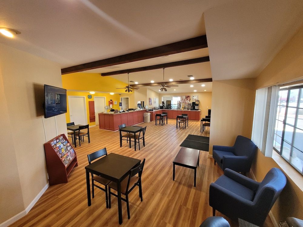 Days Inn by Wyndham Willcox 2