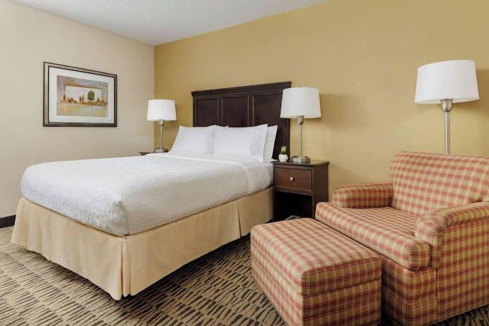 Countryside Inn and Suites 3