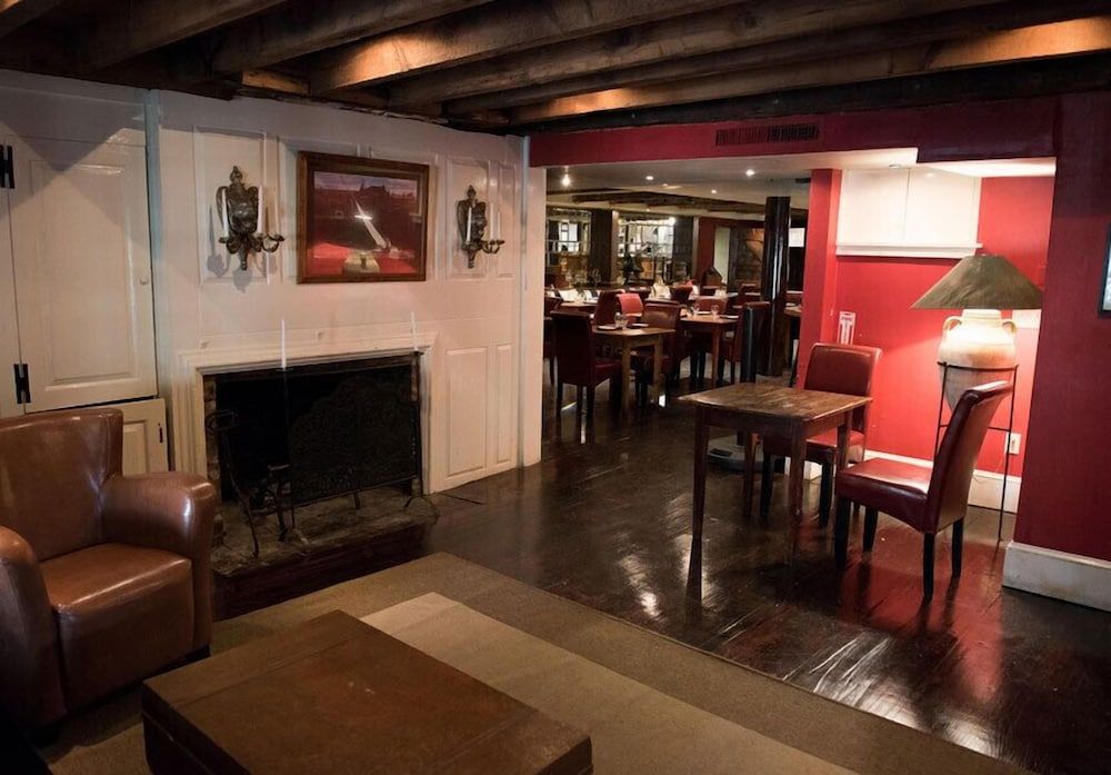 The Red Lion Inn Resort 1704 2