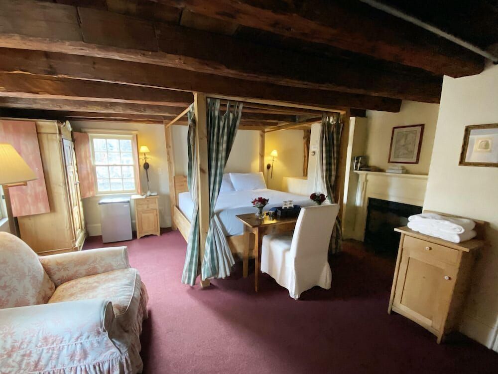 The Red Lion Inn Resort 1704 3