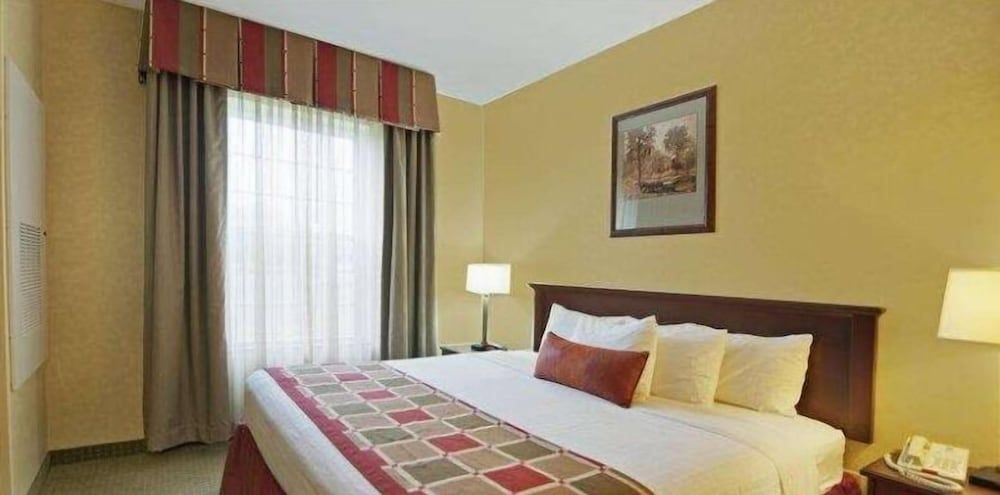 Best Western Plus Ticonderoga Inn & Suites 3